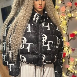PrettyLittleThing Monochrome Logo Puffer Jacket